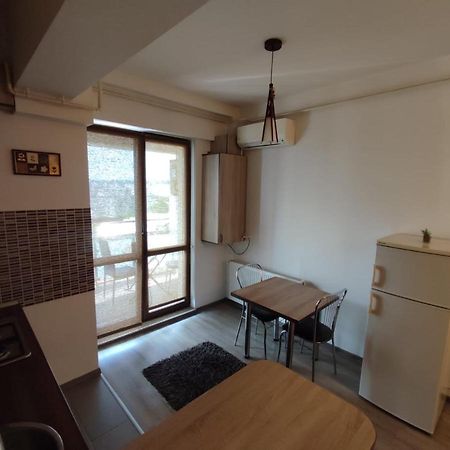 Center Flat Palas Яш Екстериор снимка