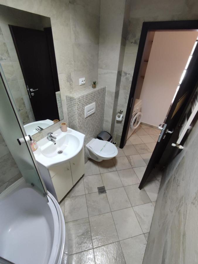 Center Flat Palas Яш Екстериор снимка